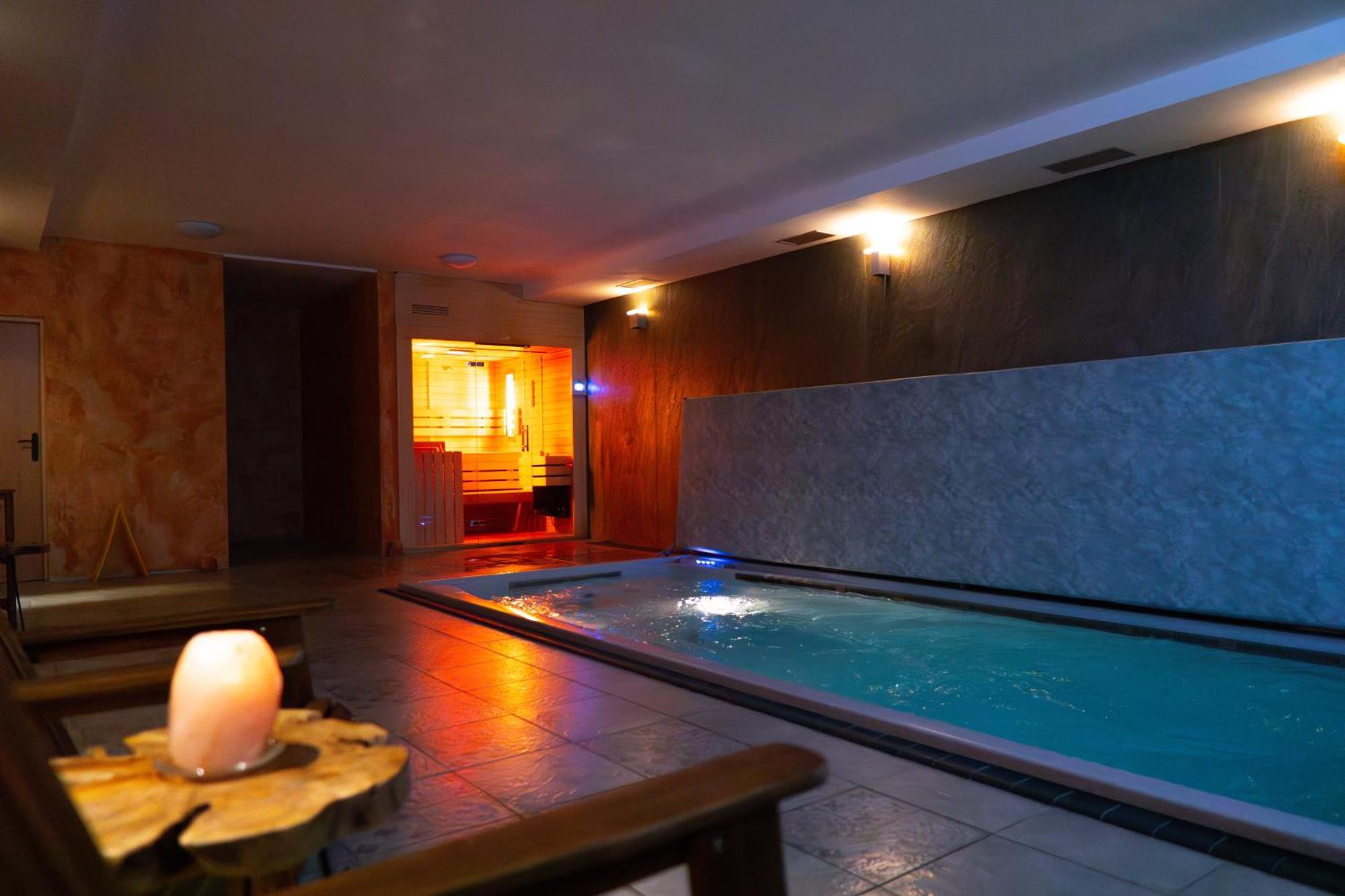 Wellness hotel - Viktorka, herecký dům Česká Skalice Exteriör bild
