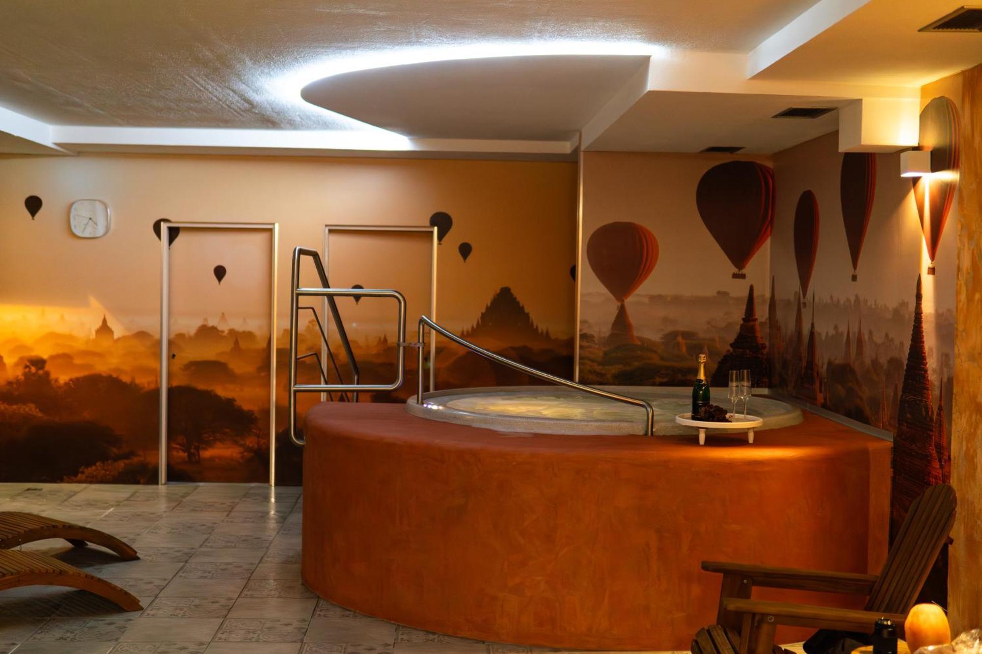 Wellness hotel - Viktorka, herecký dům Česká Skalice Exteriör bild